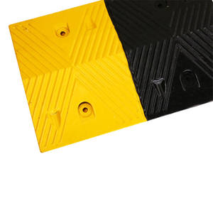 लचीला चिंतनशील पीले + काले रबर गति 1000 मिमी लंबाई यातायात सुरक्षित ड्राइविंग के लिए सड़क ड्राइववे - Product Image 6