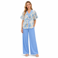 Ensemble deux pièces bleu floral pour femme, haut boutonné à col en V et manches à volants, pantalon large, tenue d'été, vente en gros, usine OEM ODM