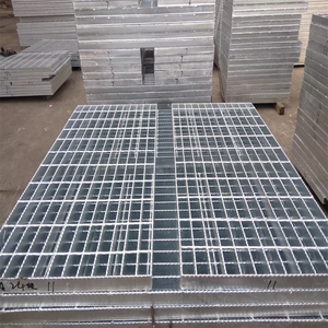Tôle de caillebotis en <span class=keywords><strong>acier</strong></span> galvanisé <span class=keywords><strong>Couverture</strong></span> de caillebotis de drainage en fer pour allées extérieures et industriels Finition en zinc trempé à chaud - Product Image 3