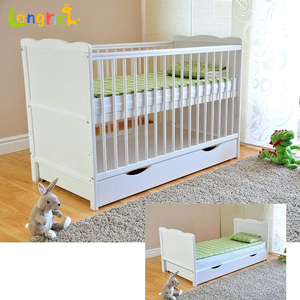 Cuna convertible para niños pequeños superventas, cama de bebé de madera no tóxica sostenible de alta calidad, 4 alturas ajustables para dormitorio de niños - Product Image 1