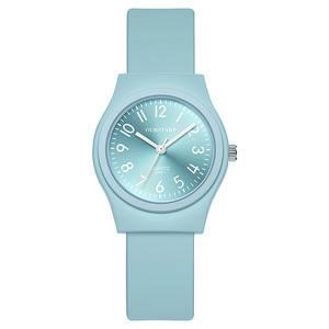 Reloj de Cuarzo Minimalista con Correa de Silicona para Mujer, Casual, Resistente al Agua, Esfera Redonda de Color Caramelo, Reloj de Pulsera Moderno - Product Image 1