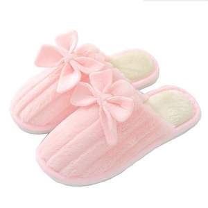 Pantuflas de Casa Cómodas y Suaves para Mujer, Otoño Invierno, Tacón Alto, Imitación Piel de Conejo, Suela Gruesa de EVA y Goma, para Pisos de Madera - Venta al Por Mayor - Product Image 5