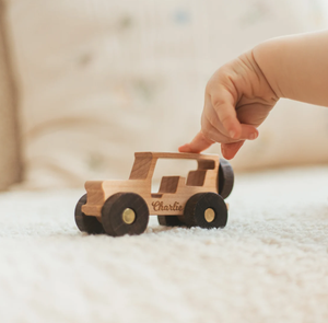 Voitures et camions en bois personnalisés pour bébés garçons, jouets sensoriels Montessori pour tout-petits - Product Image 2
