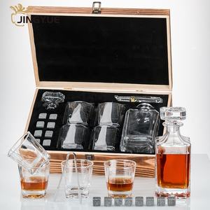 Ensemble de carafe à whisky en cristal transparent carré personnalisé distributeur de liqueur cadeau pour <span class=keywords><strong>homme</strong></span> pierres de refroidissement pour Scotch Bourbon - Product Image 1