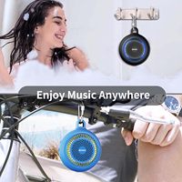 Enceinte sans fil portable étanche IPX7 à volume élevé, avec basses puissantes, clip de fixation, idéale pour les voyages, vente en gros, OEM ODM