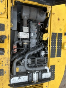 Excavatrice d'occasion de haute qualité Komatsu PC220-6 pour l'exportation mondiale, système hydraulique d'origine, compatible conteneur et expédition en vrac - Product Image 3