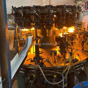 Bouteille de vin en verre en forme de requin à haute teneur en borosilicate faite à la main en gros d'usine - Product Image 6