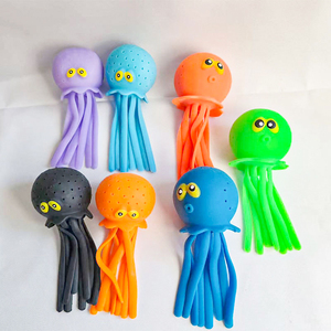 Bola de Agua Reutilizable de Plástico para Piscina de Verano, Juguete de Baño con Forma de Cangrejo, Capibara, Pelota Antiestrés, Esponja, Animal, Pulpo - Product Image 2