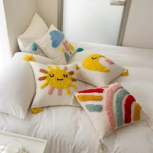 INS高品质卡通创意星星太阳图案簇绒刺绣枕头枕套寄宿沙发床头垫
