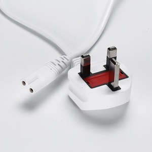Cable de alimentación con enchufe británico blanco y fusible, conector C15 IEC para uso en Hong Kong y Malasia - Product Image 1