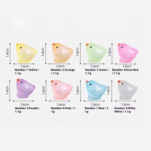 Ingrosso piccolo luminoso giallo pollo Micro-paesaggio ornamento gioielli personalizzati in resina creativa artigianato ornamento Desktop - Product Image 2