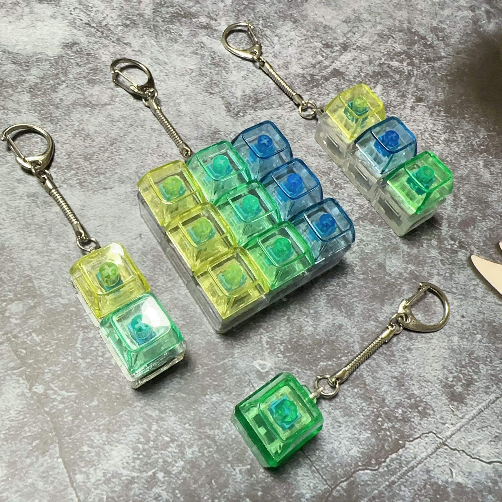 Tres tapas transparentes clave, color de carcasa, colores mezclados.