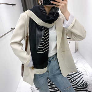 Sciarpa Lunga di Lusso per Donna con Design Multi-Stampato, Scialle Lungo, Hijab Molto Morbido al Tatto, Sciarpe Lunghe per Signora - Product Image 2