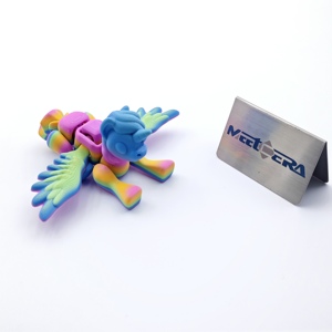 Figurine de Pégase Articulée en PLA Imprimée en 3D Flexible, Relaxation Consciente, Cadeau Licorne Arc-en-ciel, Décoration Maison et Bureau, Usinage Gravé - Product Image 3