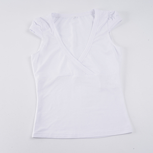 Z-2774 T-shirt court sexy pour femme à col en V profond croisé, manches courtes, blanc, en maille froncée, avec manches courtes à capuchon pour soirée d'été - Product Image 6