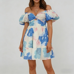 Robe personnalisée écologique élégante à imprimé aquarelle, taille haute, épaules dénudées, manches bouffantes, corsage torsadé, jupe à volants pour femme - Product Image 1