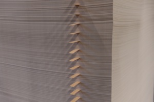 Fabriqué en Italie, papier d'emballage pour logistique, cosmétiques, fleurs et cadeaux, marque Carte Dozio, recyclable, certifié PEFC, papier journal. - Product Image 2