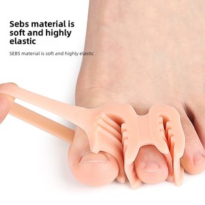 Sandales et tongs à séparateur d'orteils, avec clip pour orteil en extérieur et orteils superposés, en SEBS, pour soins des pieds - Product Image 4