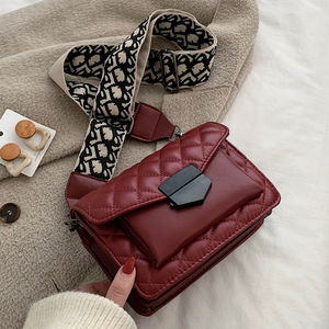 กระเป๋าคลัทช์หนัง PU แบบคลาสสิกสุดหรู ดีไซน์ใหม่ ผลิตตามสั่ง พร้อมซิปและตัวล็อคแบบไขว้ ตกแต่งอย่างมีสไตล์สำหรับผู้หญิง - Product Image 2