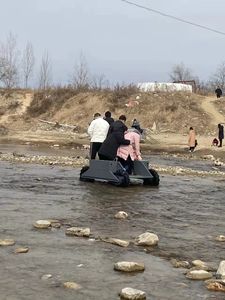 Véhicule de transport télécommandé tout-terrain adapté à la manutention de charges lourdes en diverses occasions - Product Image 4