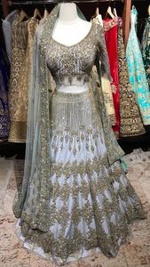 ATIYA LIBAS indien/pakistanais mariée Lehenga Choli avec broderie lourde Zardozi Acétate matériel Trail pour mariage - Product Image 2