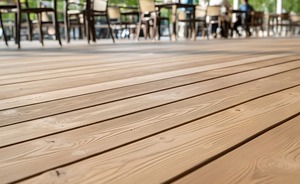Tavole <span class=keywords><strong>per</strong></span> decking composito in <span class=keywords><strong>legno</strong></span>-plastica coestruso dal design moderno, impermeabili <span class=keywords><strong>per</strong></span> esterni, <span class=keywords><strong>per</strong></span> pavimentazione Trex con decking in WPC - Product Image 5
