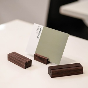 Porta Tarjetas de Visita de Madera Decorativo Personalizado para Escritorio, Exhibidor de Menús para Restaurantes, Porta Postales de Madera Sólida para Oficina - Product Image 3