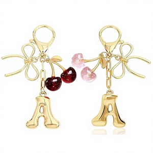 Porte-clés en métal à lettres bulles et cerises rouges et roses, best-seller transfrontalier, pour pendentif de sac femme, vente en gros - Product Image 1