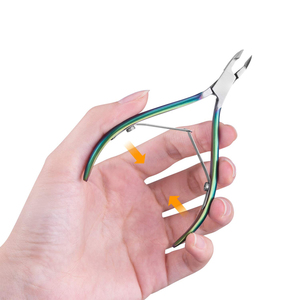 Service OEM, pinces à cuticules professionnelles en acier inoxydable personnalisables, à utiliser sur les doigts, avec lame incurvée, pinces à cuticules pour ongles - Product Image 4