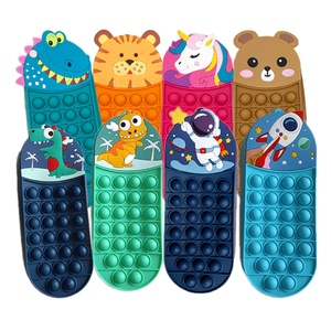 Étui à crayons en silicone imperméable avec motif de <span class=keywords><strong>dinosaure</strong></span> spatial, licorne, jouet sensoriel pour enfants, sac à crayons pour l'école - Product Image 1