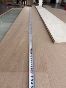 Parquet contrecollé en chêne rouge <span class=keywords><strong>blanchi</strong></span>, large planches, finition brillante, grade AB, brossé, idéal pour les zones côtières et résidentielles - Product Image 4