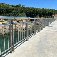Poteau de délimitation paysager moderne en acier inoxydable pour rivière et villa extérieure