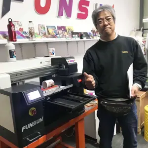 เครื่องพิมพ์ Flatbed UV A3ที่ได้รับความนิยมมากที่สุดในหัวพิมพ์ญี่ปุ่นสำหรับเครื่องพิมพ์ Epson Phone Case