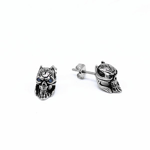 Yunnique – boucles d'oreilles en acier inoxydable 316, design tête de mort, yeux bleus, Style Punk Rock, pour hommes et femmes, bijoux à la mode - Product Image 1