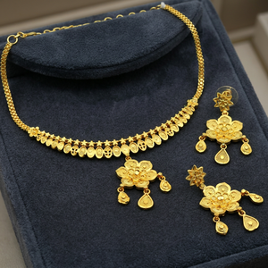 Collares Cortos de Latón Chapado en Oro de 14K, 18K y 24K al por Mayor, Conjunto de Joyería de Moda, Collares con Diseño Floral Tradicional - Product Image 1