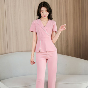 Nuevo Uniforme de Trabajo de Alta Gama para Esteticista de Spa, Modelo 236, de Cuero Genuino Repujado, con Mangas Cortas y Pantalones Largos - Product Image 1