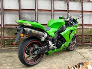 Motocicleta Deportiva <span class=keywords><strong>Kawasaki</strong></span> Ninja <span class=keywords><strong>ZX10R</strong></span> de 999cc, Cuatro Cilindros <span class=keywords><strong>en</strong></span> Línea, Refrigeración Líquida, Alta Potencia, con IMU y ABS - Product Image 5