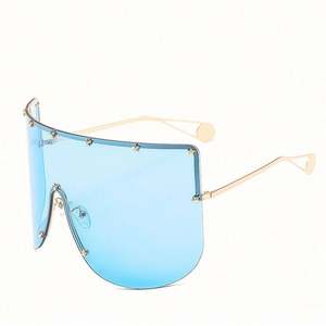 Gafas de Sol de Lujo 2019 para Hombre y Mujer, con Logotipo Personalizado, Montura Cuadrada Grande sin Aro, Protección UV400, Resistentes al Viento - Product Image 3