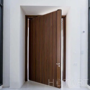 Puerta de Entrada Exterior Insonorizada con Rejilla, Panel Único, Marco de Madera con Acabado de Grano, Precolgada - Product Image 4
