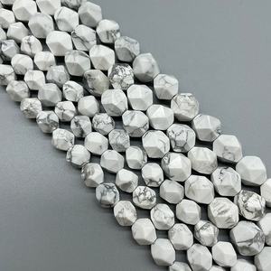 Commercio all'ingrosso Bianco <span class=keywords><strong>Howlite</strong></span> per Monili Che Fanno FAI DA TE Fatti A Mano Artigianato Naturale Sfaccettato <span class=keywords><strong>Howlite</strong></span> Bianco Diamante Taglio Branelli Allentati - Product Image 2