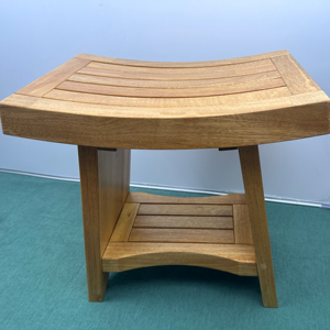 Tabouret <span class=keywords><strong>de</strong></span> douche en teck <span class=keywords><strong>de</strong></span> qualité supérieure avec siège incurvé-Banc <span class=keywords><strong>de</strong></span> <span class=keywords><strong>salle</strong></span> <span class=keywords><strong>de</strong></span> <span class=keywords><strong>bain</strong></span> durable pour spa et usage domestique, grain <span class=keywords><strong>de</strong></span> bois naturel, conception robuste à 4 pieds - Product Image 1