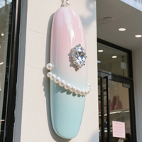 Sculpture décorative en fibre de verre sur mesure, couleur et taille personnalisées, pour vitrine de magasin, ornement publicitaire pour salon de manucure