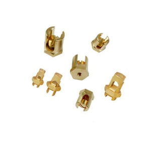 Conectores de latón mecanizados con precisión para distribución de energía y conexiones de cable fiables - Product Image 1