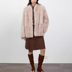 Cappotto invernale da donna in tinta unita all'ingrosso Tuscan mezzo rullo in tessuto leggermente rivestito in montone con fodera in Shearling - Product Image 5