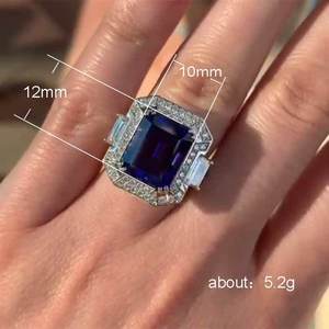 Anello di Fidanzamento di Lusso con Gemma Blu per Donne, Elegante Gioiello da Dito alla Moda - Product Image 5