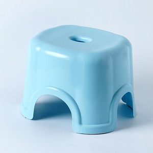 Gran oferta de taburetes ovalados de plástico para el hogar, sillas gruesas, taburetes con <span class=keywords><strong>reposapiés</strong></span> para niños, silla de plástico antideslizante para Baño - Product Image 6