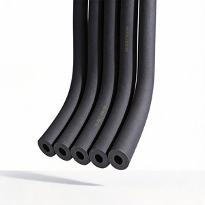 Tube d'isolation en mousse de caoutchouc résistant à la chaleur, tuyau NBR, tube en mousse de caoutchouc pour raccords de climatisation - Product Image 1