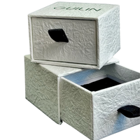 Boîte à bijoux personnalisée en carton rigide avec insert en mousse, texture cuir, dorure à chaud, recyclable, pour bague de fiançailles