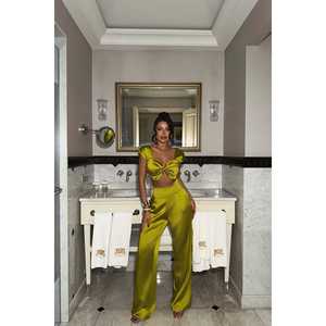 Conjunto de Traje de Pantalón Verde Oliva para Mujer - Product Image 3