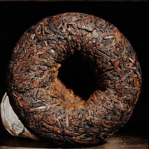 Thé Pu-erh mûr du <span class=keywords><strong>Yunnan</strong></span> en gros, <span class=keywords><strong>Tuocha</strong></span> 100g, compressé, cuit, amincissant, détoxifiant, pour la perte de poids et le ventre plat, OEM/ODM, marque privée - Product Image 1